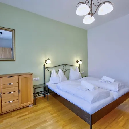 Vicky With Infrared Cabin, Cleaning Included *