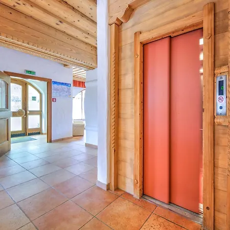 Vicky With Infrared Cabin, Cleaning Included